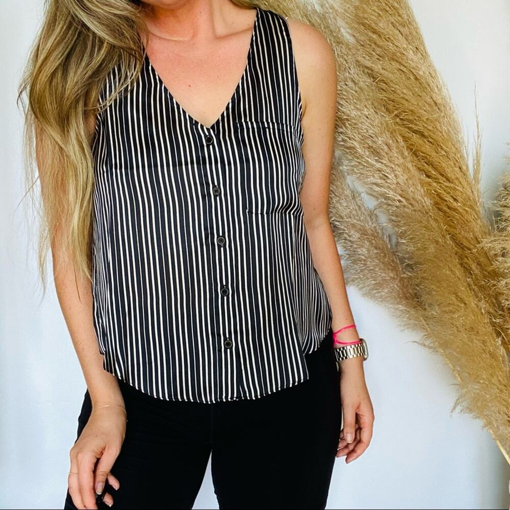 BOUTIQUE Black White Striped Tulip Open Back Tank Top Silky Loose Boxy Blouse M